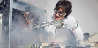 5 thói quen đang giết chết máy tính của bạn