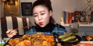 Ăn Mukbang quá đà, nữ YouTuber bất ngờ vọt huyết áp lên 300, nhập viện một tháng vẫn chưa trở lại
