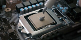 Anh em có chịu để ý thay keo tản nhiệt định kỳ cho laptop?