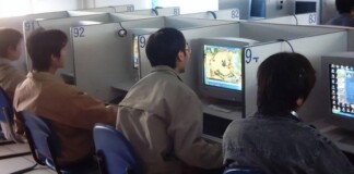 Bạn bè, người chơi bỏ game hết, nam game thủ vẫn miệt mài chơi một mình suốt 15 năm, độc bá server