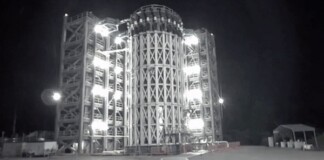 Cảnh tượng bồn chứa nhiên liệu của một quả tên lửa bị thổi tung trông như thế nào?