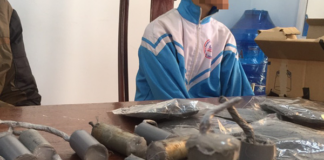 Clip dạy làm pháo tràn lan trên Youtube, học sinh mua đồ về tự chế rồi bán kiếm tiền tiêu Tết