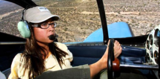 Cô gái không tay đầu tiên trở thành phi công: Chỉ mất 3 năm để chinh phục ước mơ