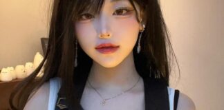 Cố tình khoe mặt mộc, nữ coser khiến fan ngỡ ngàng