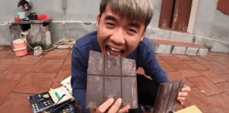 Con trai bà Tân Vlog bị cộng đồng mạng chỉ trích nặng nề, cắn dở thức ăn rồi lại vứt vào nồi nấu như chưa có gì xảy ra