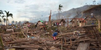 Cộng đồng mạng xôn xao trước tin siêu bão về Việt Nam