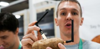 Dạo một vòng CES 2020 bắt gặp startup rao bán khoai tây “thông minh”