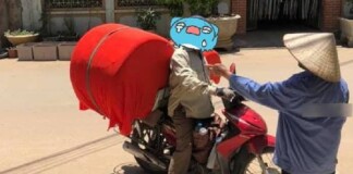 Đặt mua “ghế tình yêu” trên mạng, anh chàng xấu hổ nhờ shipper bọc kín, nhưng hôm sau vẫn bị trẻ con hàng xóm xin sang chơi “cầu trượt” vì một lý do