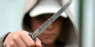 Dọa sẽ giết người vì không được “khen”, nam game thủ bị cảnh sát tống giam ngay sau đó