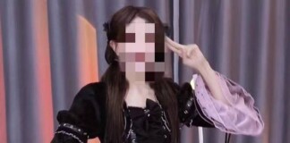 Donate số tiền cực lớn cho nữ streamer, game thủ buông lời đường mật thì bị vợ bắt quả tang ngay trên livestream