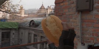 Dũng CT hào hứng khi được tận tay cầm ‘Bánh mỳ Việt Nam’ trong buổi stream Half-life: Alyx