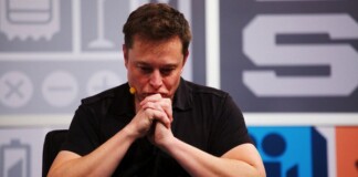 Elon Musk tuyên bố giá cổ phiếu Tesla hiện đang quá cao, ngay lập tức giá cổ phiếu sụt giảm