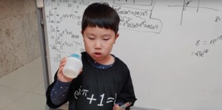 Giải đề thi đại học như ăn kẹo, “nhóc tì” 6 tuổi mở hẳn kênh Youtube ôn thi cho các “tiền bối”