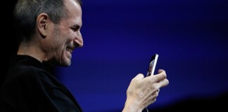 iPhone 12 sắp sửa ra mắt, nhưng với nhiều người thì đây mới là chiếc điện thoại đỉnh cao nhất