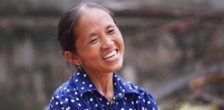 Kênh của bà Tân Vlog tụt giảm một nửa chỉ số: Khi người xem đã chán các “nồi bánh chưng và món ăn siêu to khổng lồ”