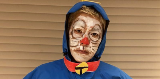 Không chịu thua kém Thái Lan, Nhật Bản cũng có những cosplay giá rẻ vô cùng bá đạo khiến người xem “chết cười”