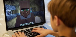 Không muốn người dân tụ tập ngoài đường, chính phủ Ba Lan tự mở luôn server Minecraft để ‘dụ’ giới trẻ ngồi nhà chơi game
