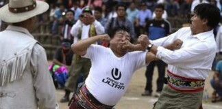 Lễ hội ‘đánh nhau để xóa bỏ hận thù’, chào đón năm mới của người Peru