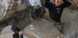 Livestream cảnh lặn sông, nam YouTuber sợ hãi khi phát hiện ra xác chết trong xe, vô tình phá được vụ án bí ẩn 12 năm về trước