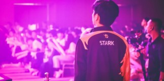 LMHT: Team Flash lên tiếng bảo vệ Stark sau cơn bão, cộng đồng mạng chỉ trích “Thôi đừng bao che”