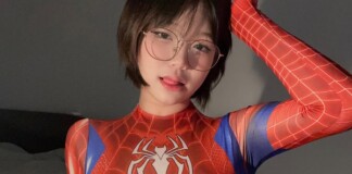 Mặt ‘học sinh’, nữ game thủ cứ cosplay lại khiến cả cộng đồng ‘sốt xình xịch’