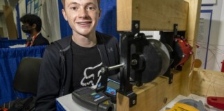 Nam sinh 17 tuổi thiết kế động cơ có khả năng biến đổi ngành công nghiệp ôtô điện