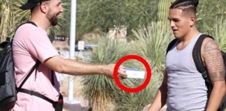 Ném điện thoại người lạ rồi tặng bù iPhone XS: Thời nay có nhiều YouTuber “rich kid” vậy…