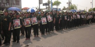 Những hình ảnh khó quên được cộng đồng mạng chia sẻ trong ngày Quốc tang