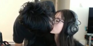 Sự thật về màn “khóa môi” bạn gái trên sóng của tuyển thủ nổi tiếng, ai biết cũng cay sống mũi!