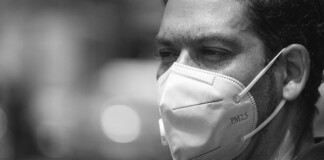 Tại sao Apple lại có đến hàng triệu khẩu trang để quyên tặng cho lực lượng y tế?