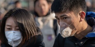 Tăng giá khẩu trang gấp 6 lần khi virus corona hoành hành, hiệu thuốc bị phạt hơn 10 tỷ đồng