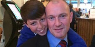 Thi vả nhau xem ai khỏe hơn, con trai 19 tuổi tát bố tử vong