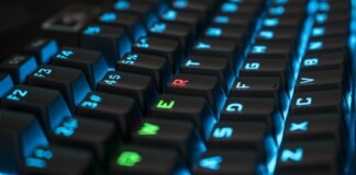 Tìm hiểu về QWERTY, lý do chữ cái trên bàn phím sắp xếp 1 cách “lung tung”