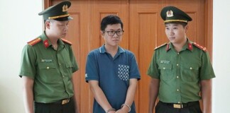 Bắt 2 “ông trùm” 8X dùng công nghệ cao điều hành gần 400 website “phim đen”, phát tán hơn 22.000 clip đồi trụy