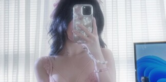 Bóng hồng huyền thoại một thời giờ “tái xuất”, vóc dáng vẫn khiến fan nam u mê, “không lối thoát”