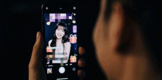 Chồng donate gần 60 tỷ cho các “em gái” streamer, còn nghẹn ngào “đổ lỗi” khi vợ đòi ly hôn