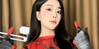 Cô gái xinh đẹp biến hình người nhện khoe vóc dáng, người xem “zoom” cận body vì một điểm “chướng”