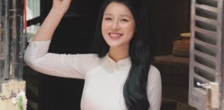 Cô giáo hot girl rạng rỡ trong tà áo dài mừng Đại lễ 30/4