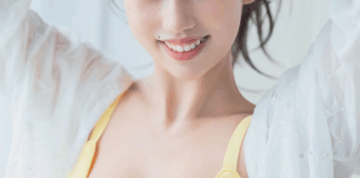 Có hành động khiến các chàng trai phải đứng hình, cô gái sở hữu đôi chân hơn nửa triệu người theo dõi là ai?