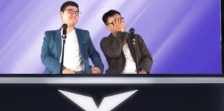 Hai BLV hàng đầu gặp sự cố lộ hậu trường “thiếu vải” ngay trên sóng livestream, người xem đứng hình