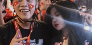 Hot girl nóng bỏng “tựa vai” Thầy Giáo Ba, dân mạng xôn xao truy tìm danh tính