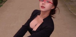 Nữ streamer xinh đẹp công khai “treo thưởng” lớn người sinh con cho mình